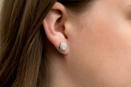 Boucles d'oreilles en or blanc 18 cts avec diamants – Image 3