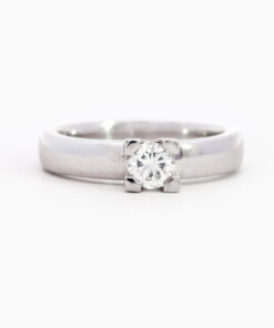 Ring in wit goud 18 kt met diamant