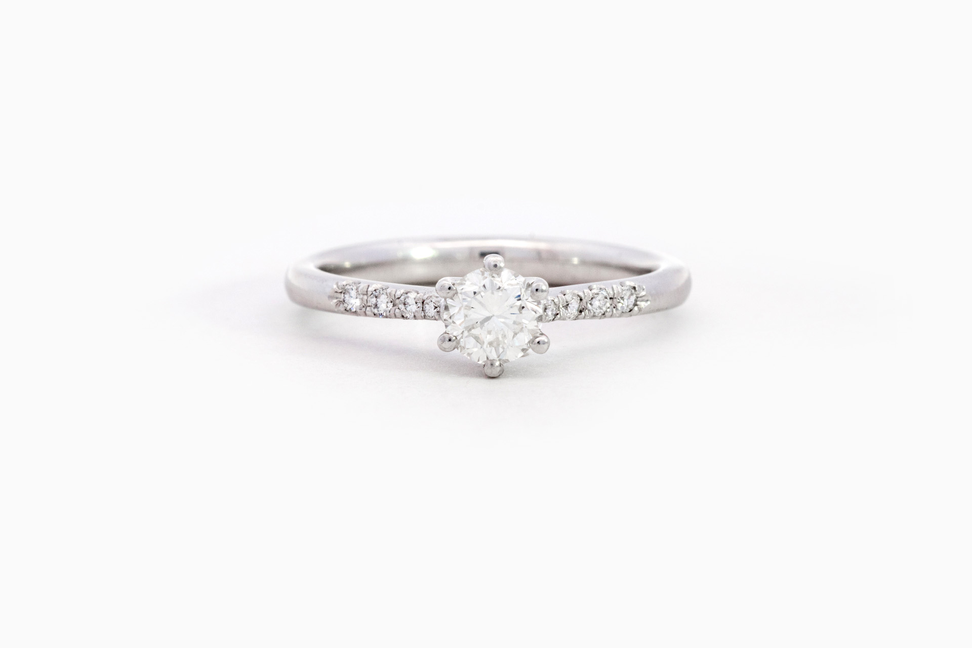 Ring in wit goud 18 kt met diamant