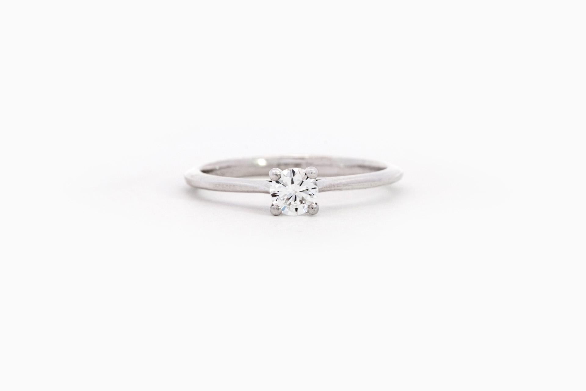 Ring in wit goud 18 kt met diamant