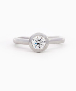 Ring in wit goud 18 kt met diamant