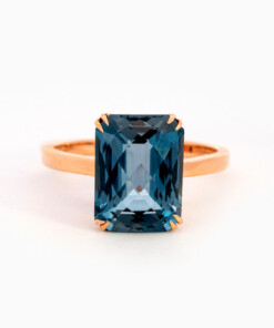 Ring in roze goud 18 kt met topaas
