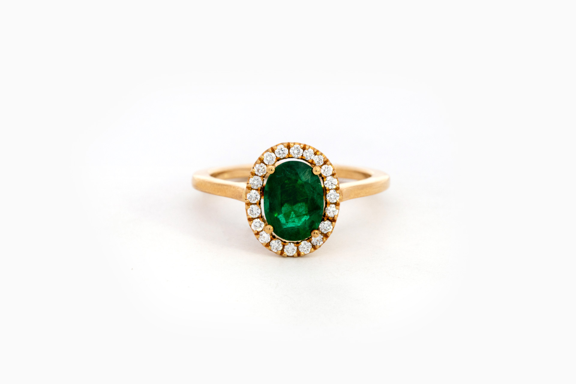 Bague en or jaune 18 cts avec diamants et émeraude – Image 2