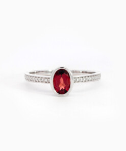 Ring in wit goud 18 kt met diamant en granaat